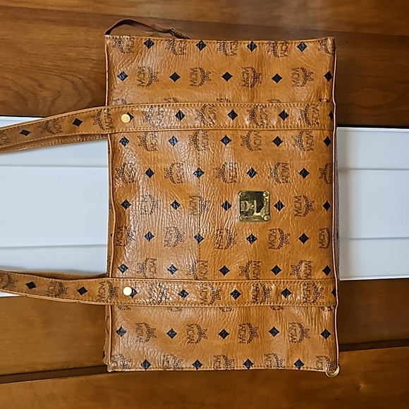 MCM Brown Visetos Shoulder Bag - Picture 2 of 11